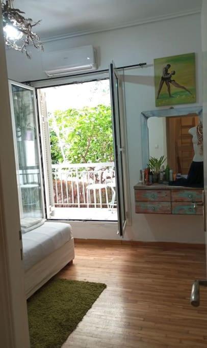 Kyriaki 'S Artistic Apartment Next Metro Agios Ioannis アテネ エクステリア 写真